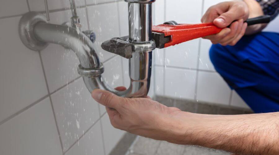 Expert burst pipe repair services in Louin, MS